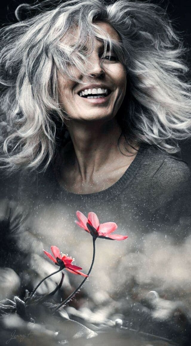 Monochrome Flower Glow — free photo effect | mypiceffects.com
